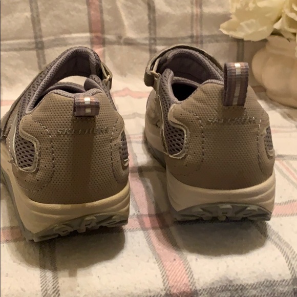 Shoes - Picture 5 of 6